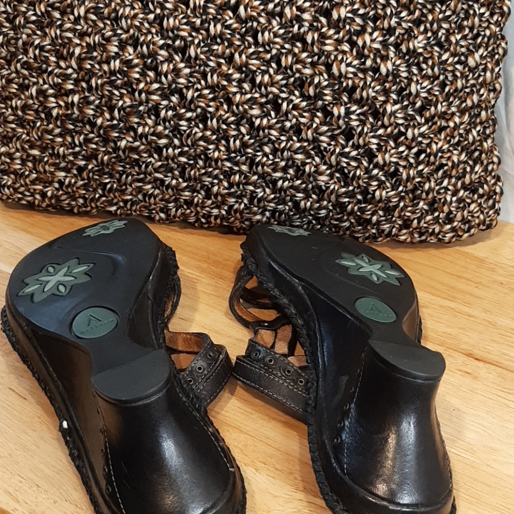 CLARK'S  ARTISAN COLLECTION  SANDALS - Picture 8 of 8